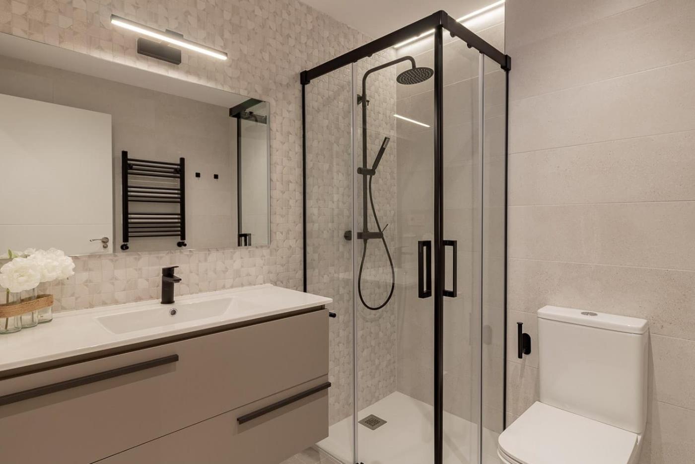 Room4You By Asturias Holidays โอเบียโด ภายนอก รูปภาพ