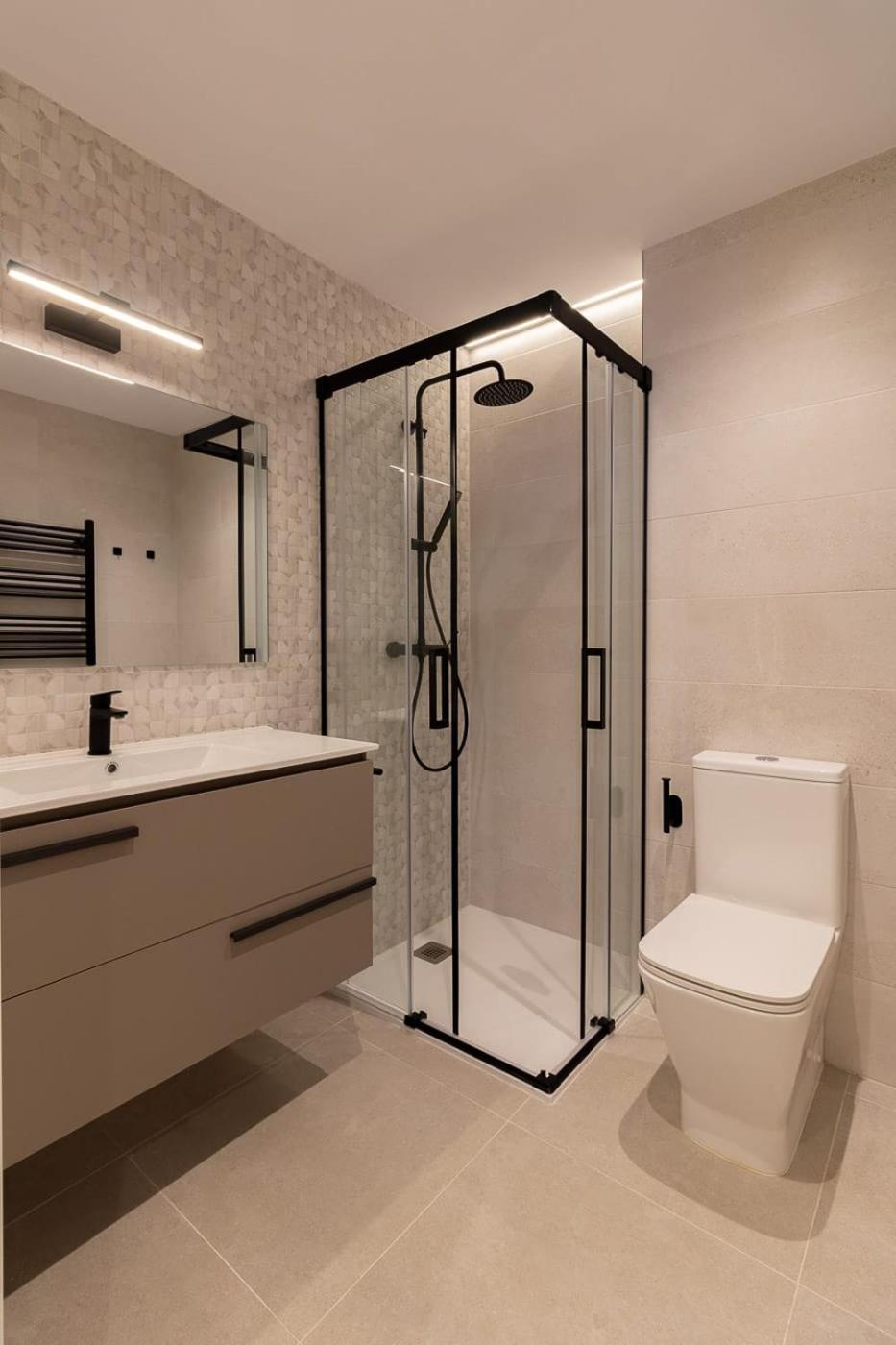 Room4You By Asturias Holidays โอเบียโด ภายนอก รูปภาพ