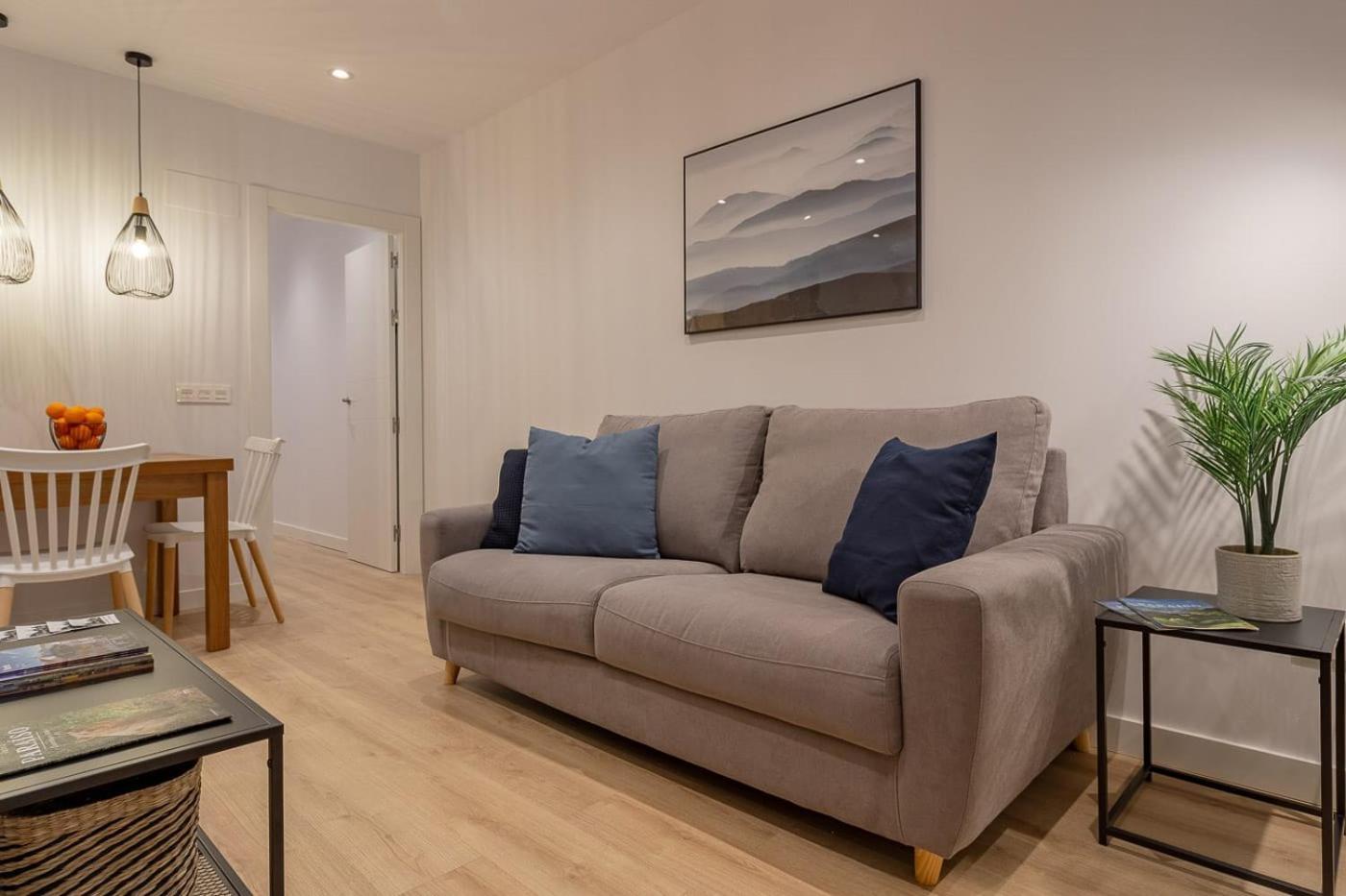 Room4You By Asturias Holidays โอเบียโด ภายนอก รูปภาพ