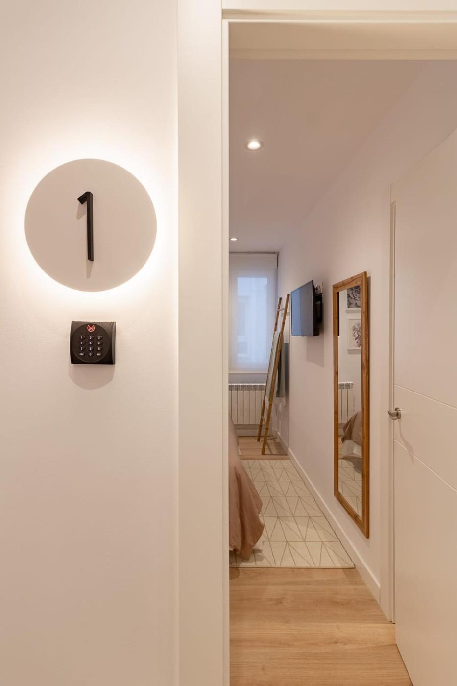 Room4You By Asturias Holidays โอเบียโด ภายนอก รูปภาพ