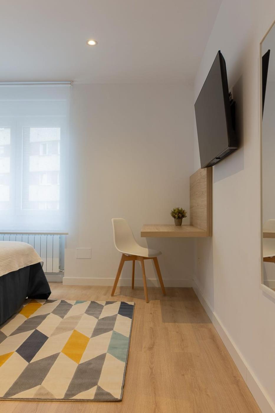Room4You By Asturias Holidays โอเบียโด ภายนอก รูปภาพ